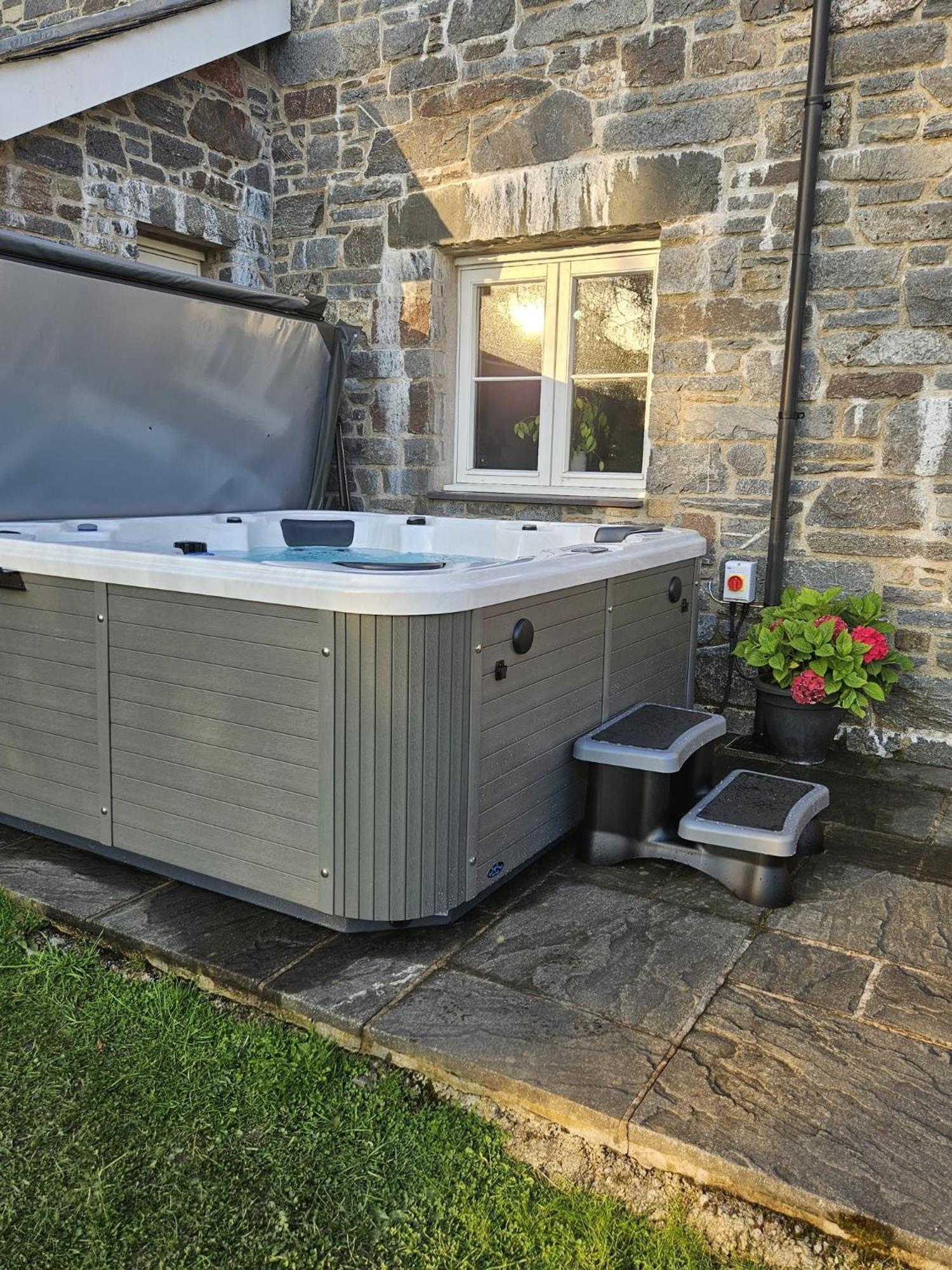 3 Bedroom Barn Conversion With Hot Tub-Garden View - Ty Cerrig Barn Corwen Luaran gambar
